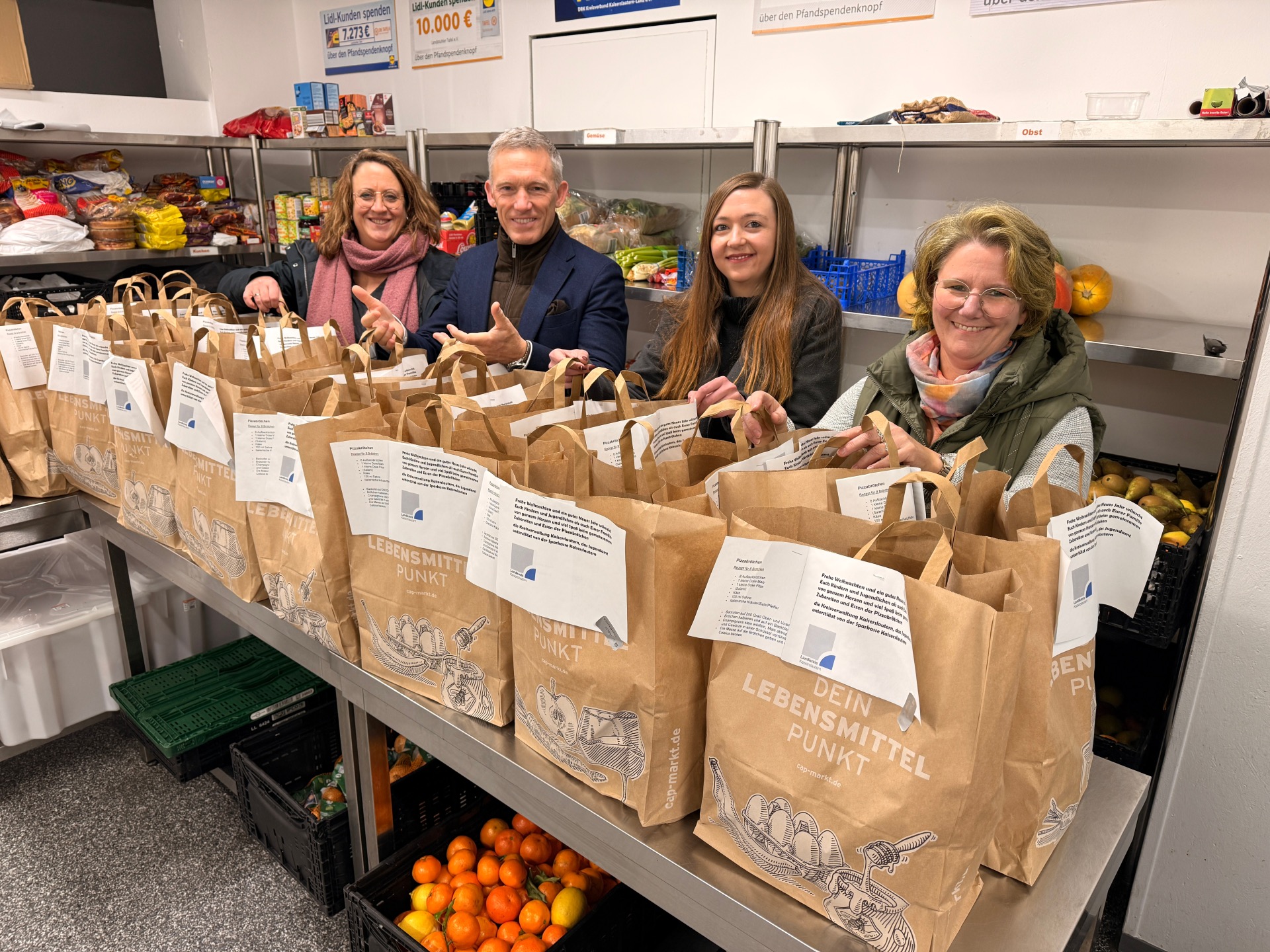 Kreisverwaltung spendet an Die Tafel