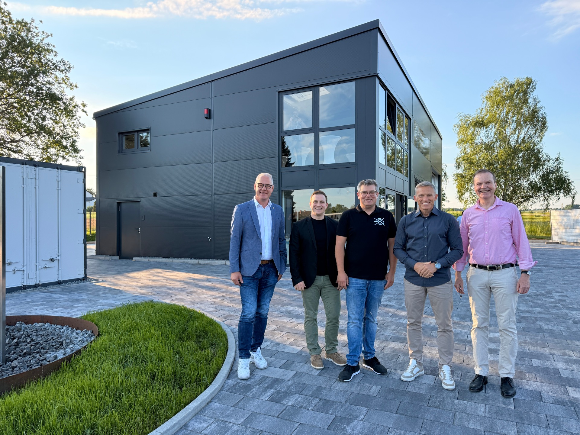 Einweihung neue Ausstellungs- und Werkstatthalle bei Höhn Auto und Motorrad Spesbach